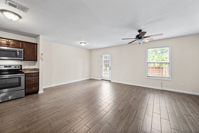 754 Robb Ave Apt A, Clarksville, TN 37040