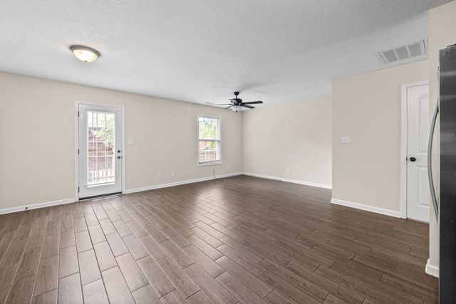 754 Robb Ave Apt A, Clarksville, TN 37040