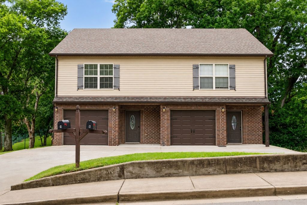 754 Robb Ave Apt A, Clarksville, TN 37040