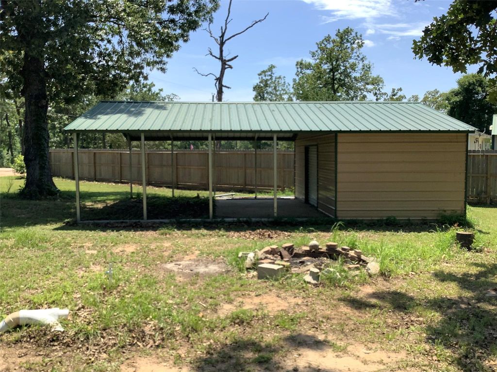 119 Oakdale Drive, Huntsville, TX 77320