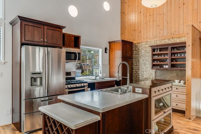 5950 Sunbury Avenue, Cambria, CA 93428