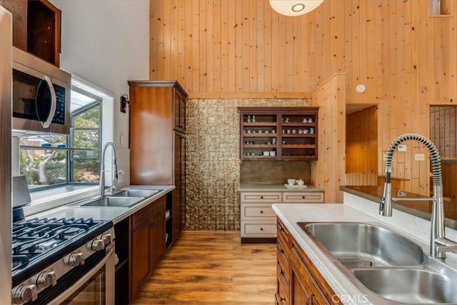 5950 Sunbury Avenue, Cambria, CA 93428