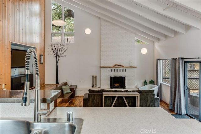 5950 Sunbury Avenue, Cambria, CA 93428
