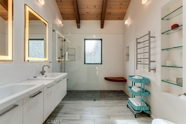 5950 Sunbury Avenue, Cambria, CA 93428
