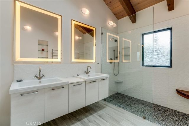 5950 Sunbury Avenue, Cambria, CA 93428