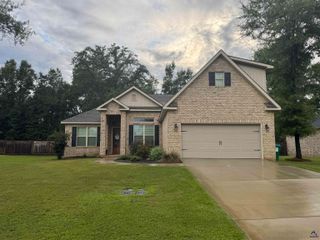 122 Silverside Drive, Perry, GA 31069