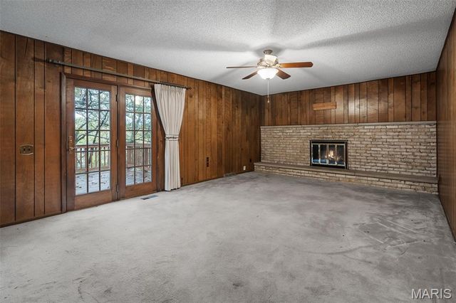 5327 Crowndun Drive, St Louis, MO 63129