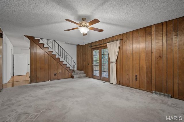 5327 Crowndun Drive, St Louis, MO 63129