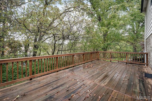 5327 Crowndun Drive, St Louis, MO 63129