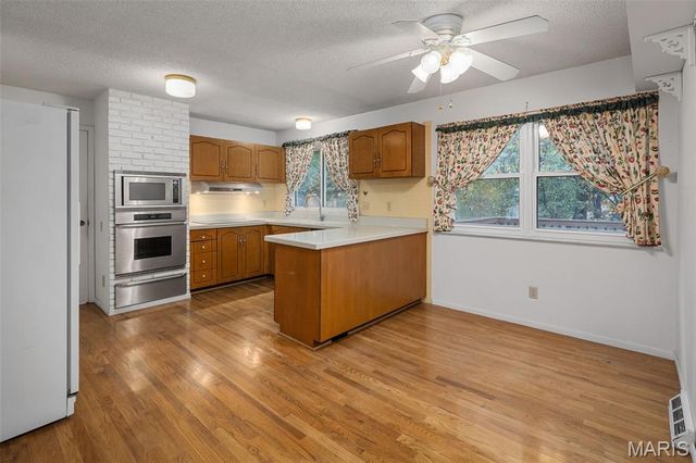 5327 Crowndun Drive, St Louis, MO 63129