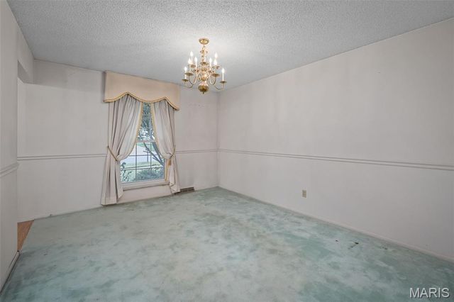 5327 Crowndun Drive, St Louis, MO 63129