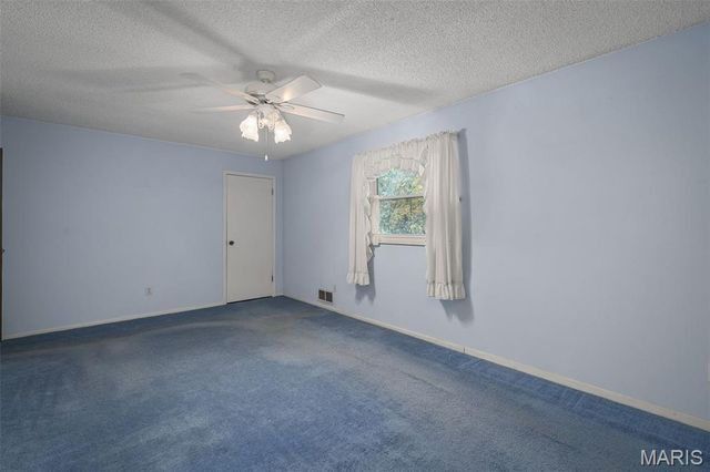 5327 Crowndun Drive, St Louis, MO 63129