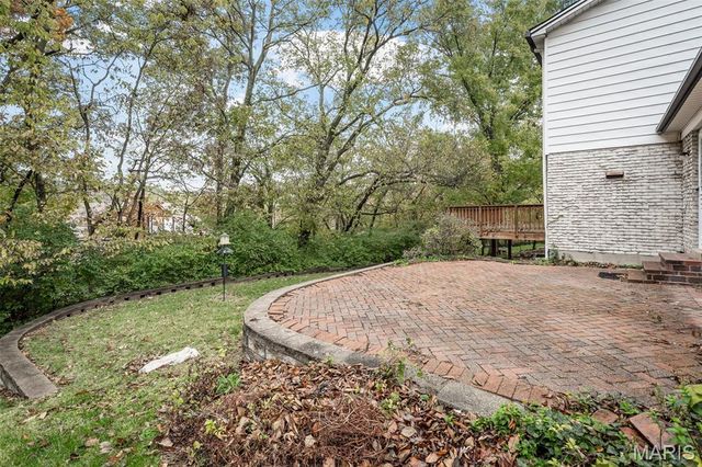 5327 Crowndun Drive, St Louis, MO 63129