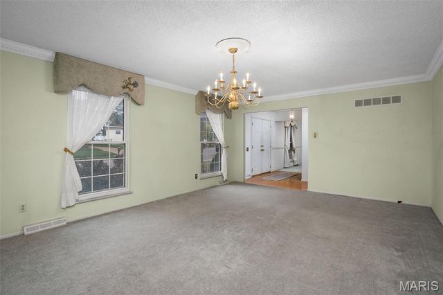 5327 Crowndun Drive, St Louis, MO 63129