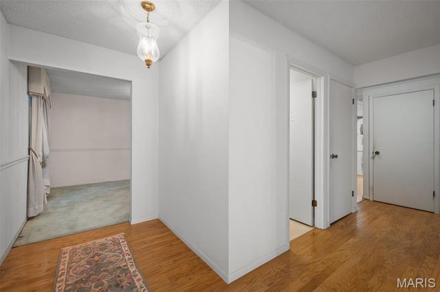 5327 Crowndun Drive, St Louis, MO 63129