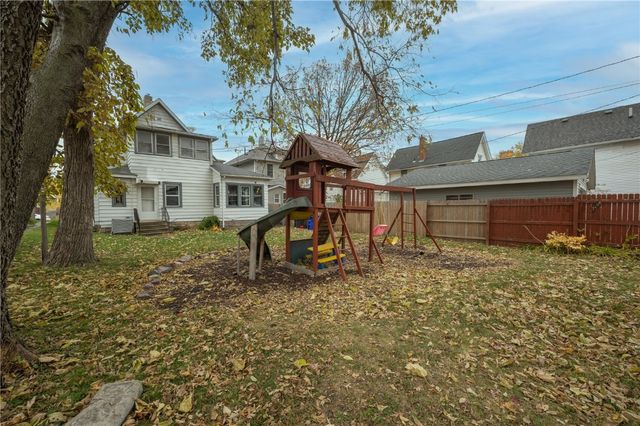 1551 C Avenue NE, Cedar Rapids, IA 52402