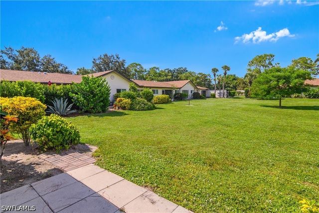 1071 Pine Isle LN 1071, Naples, FL 34112