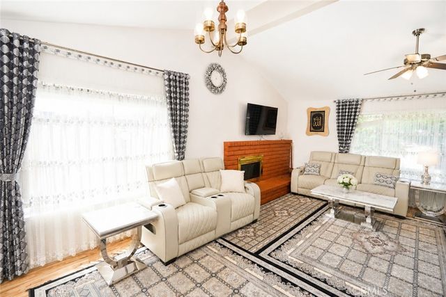 4100 Ahwahnee Court, Modesto, CA 95356