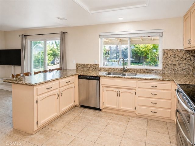 4100 Ahwahnee Court, Modesto, CA 95356