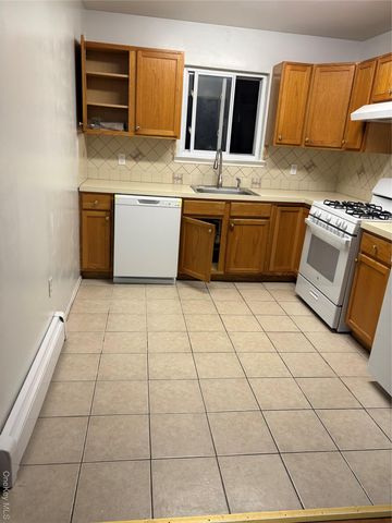 1055 BEACH 22 ST 2 fl, Far Rockaway, NY 11691