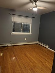 1055 BEACH 22 ST 2 fl, Far Rockaway, NY 11691