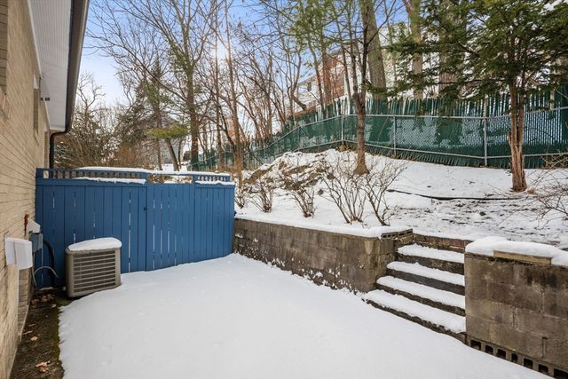 330 Cambridge St, Winchester, MA 01890