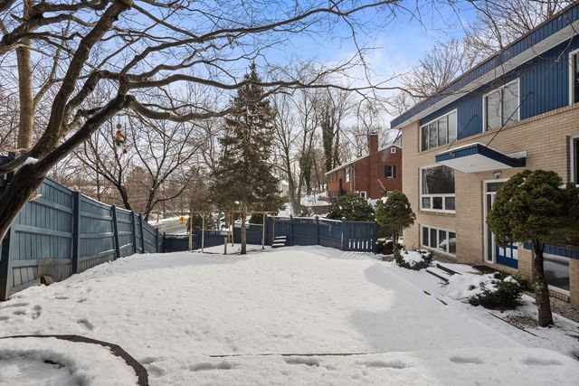 330 Cambridge St, Winchester, MA 01890