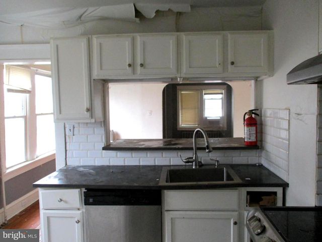 30 N RIDGEWAY AVE, Glenolden, PA 19036