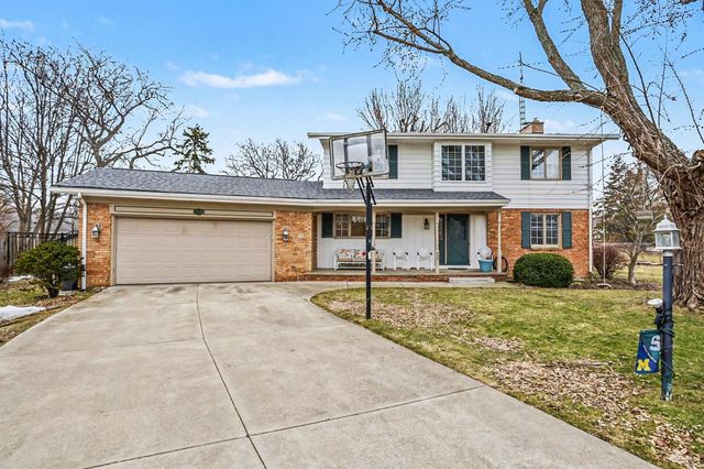 422 Briar Court, St. Joseph City, MI 49085