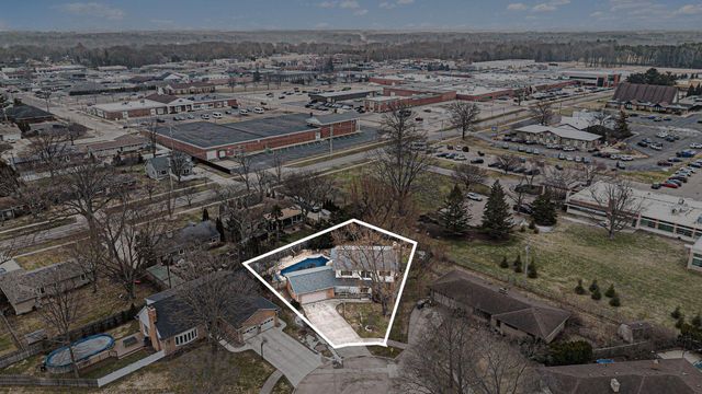 422 Briar Court, St. Joseph City, MI 49085