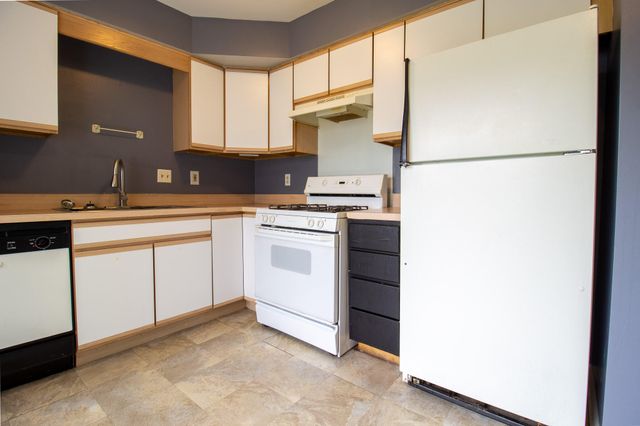 6081 Pennsylvania Drive, Merrillville, IN 46410