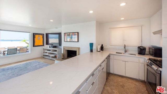 6419 Ocean Front Walk, Playa Del Rey, CA 90293