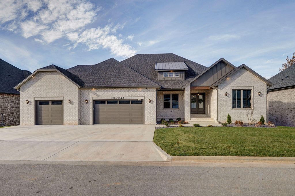 6041 S Dollison Avenue, Springfield, MO 65810