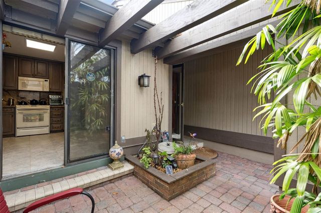 690 LAKE VILLAS DRIVE, Altamonte Springs, FL 32701