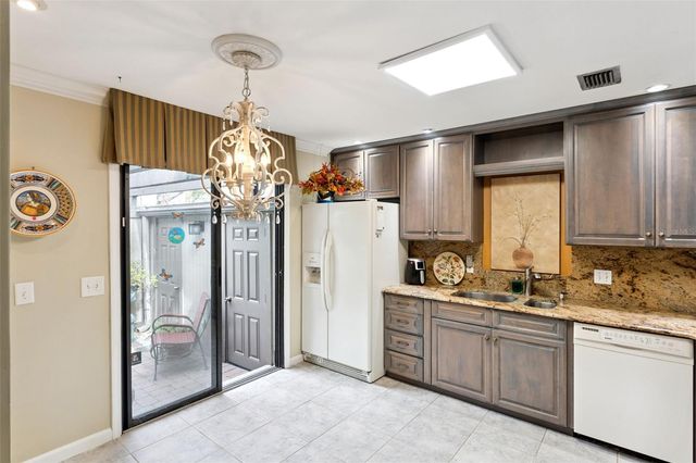 690 LAKE VILLAS DRIVE, Altamonte Springs, FL 32701