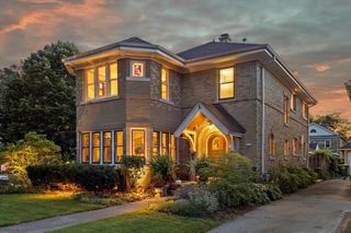 4101 N Morris BOULEVARD, Shorewood, WI 53211