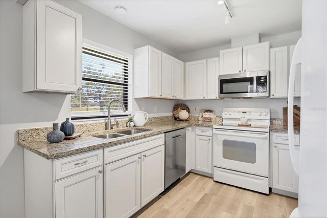 7374 ROYAL BIRKDALE DRIVE 15D, Sarasota, FL 34238