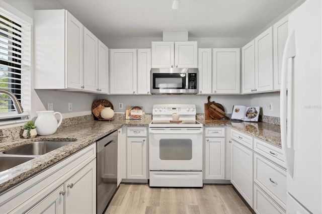 7374 ROYAL BIRKDALE DRIVE 15D, Sarasota, FL 34238