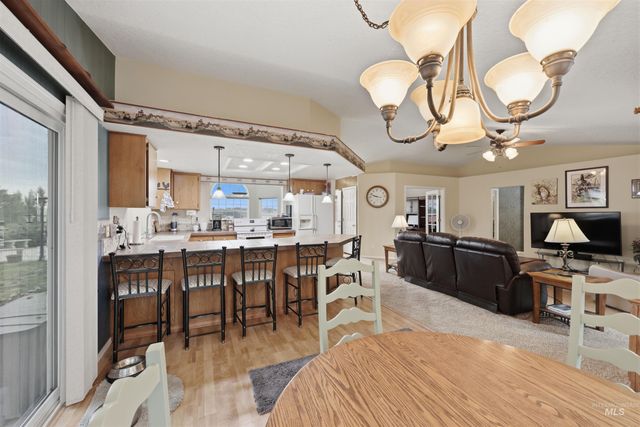 8942 Foothill Road, Middleton, ID 83644