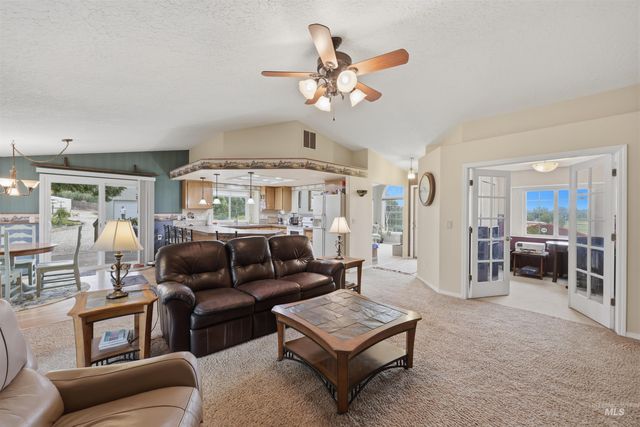 8942 Foothill Road, Middleton, ID 83644