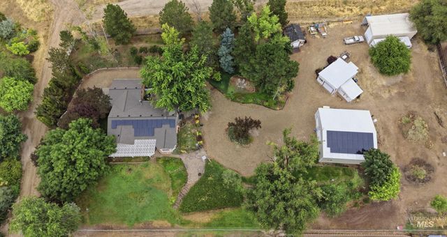 8942 Foothill Road, Middleton, ID 83644