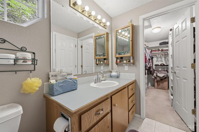 8942 Foothill Road, Middleton, ID 83644