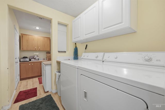 8942 Foothill Road, Middleton, ID 83644