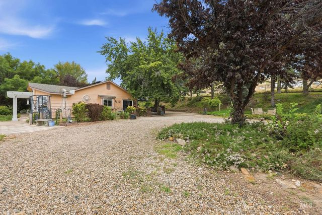 8942 Foothill Road, Middleton, ID 83644