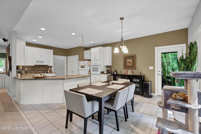 2710 Razor View Ct, Louisville, KY 40299