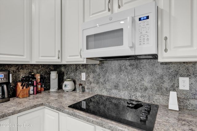 2710 Razor View Ct, Louisville, KY 40299