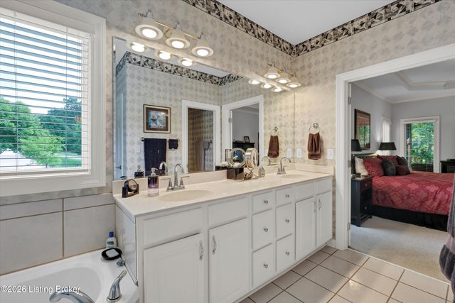 2710 Razor View Ct, Louisville, KY 40299