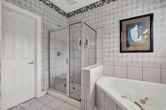 2710 Razor View Ct, Louisville, KY 40299
