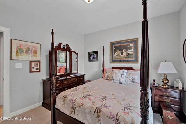 2710 Razor View Ct, Louisville, KY 40299
