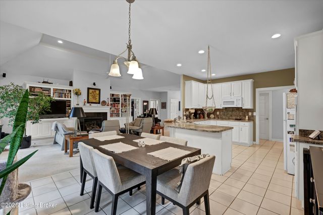 2710 Razor View Ct, Louisville, KY 40299
